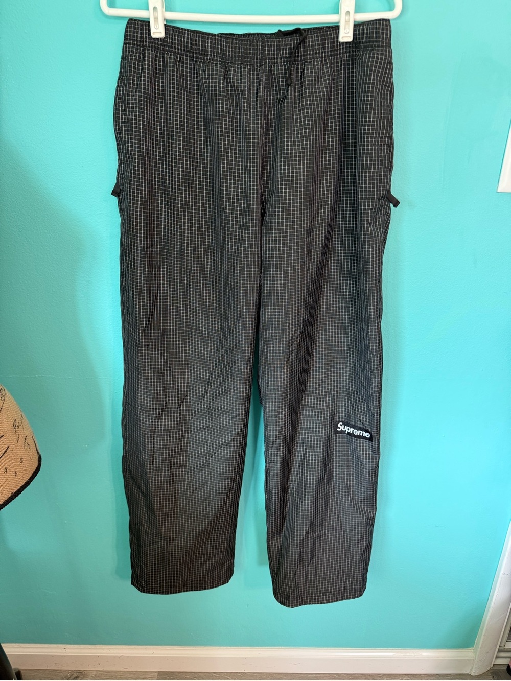 EUC Men’s Supreme Reflective Ripstop Black & White Stripped Track Pants Size M